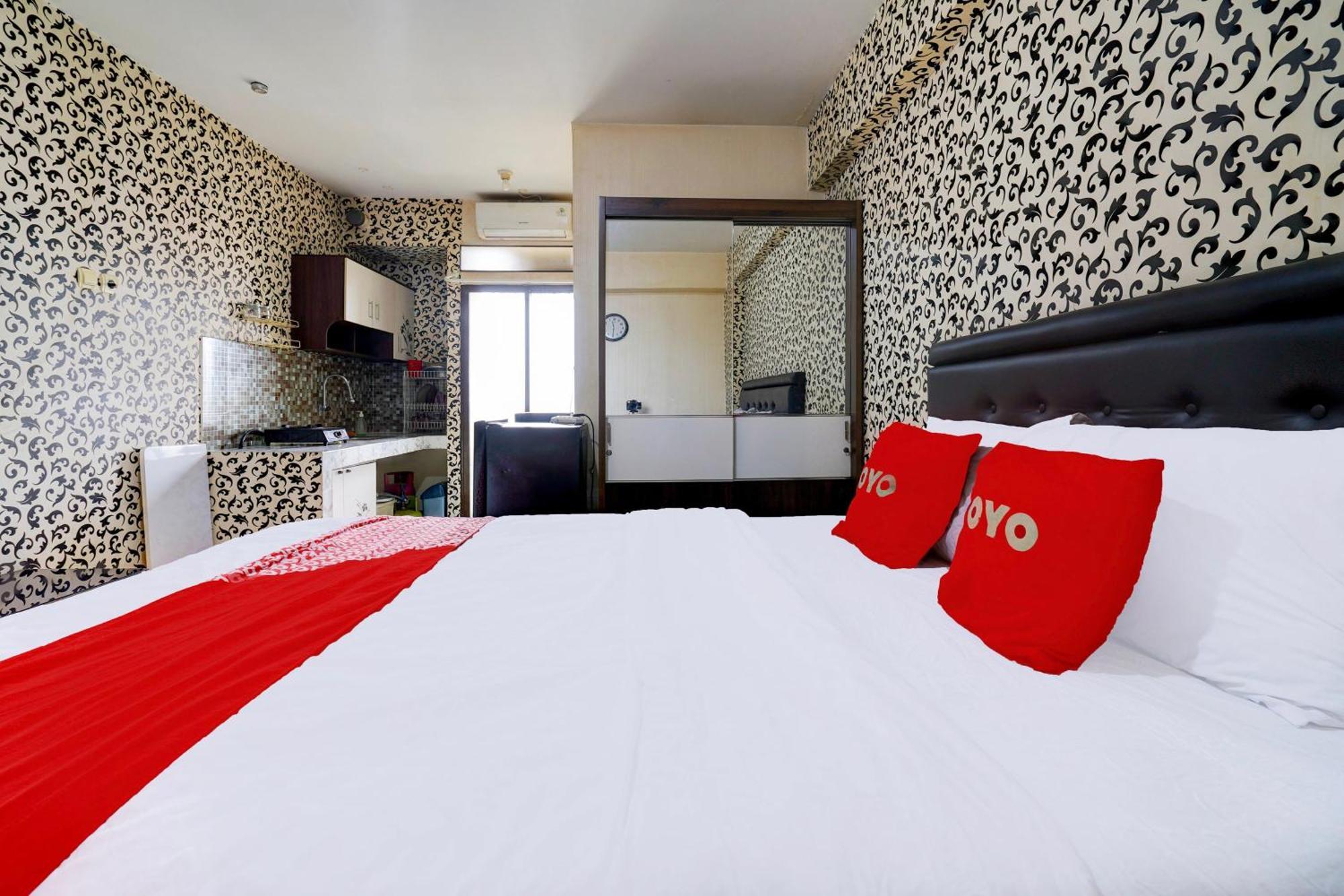 Oyo 93369 Gateway Cicadas By Qq Rent 2 Hotel Bandung